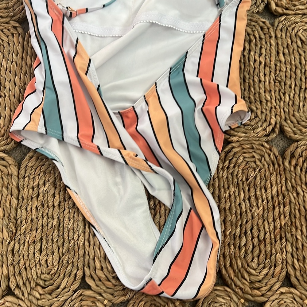 SHEIN Striped One Piece Cheeky Swimsuit- Size Women’s Medium - Picture 5 of 8